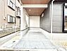 駐車場：生活に欠かせない駐車スペース。
