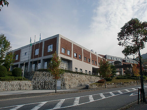 画像17:広島市立大学（111m）