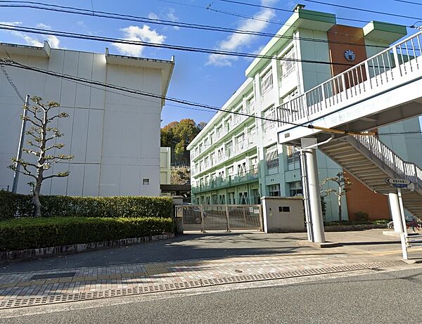 広島市立口田小学校（961m）