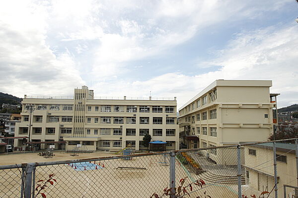 画像19:小学校「広島市立安小学校まで1005ｍ」