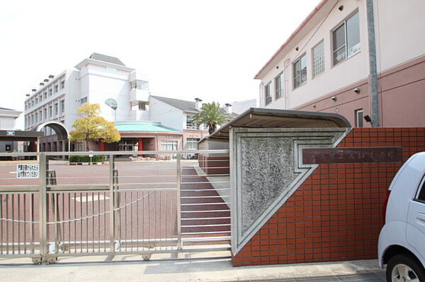 画像16:小学校「広島市立高須小学校まで600ｍ」