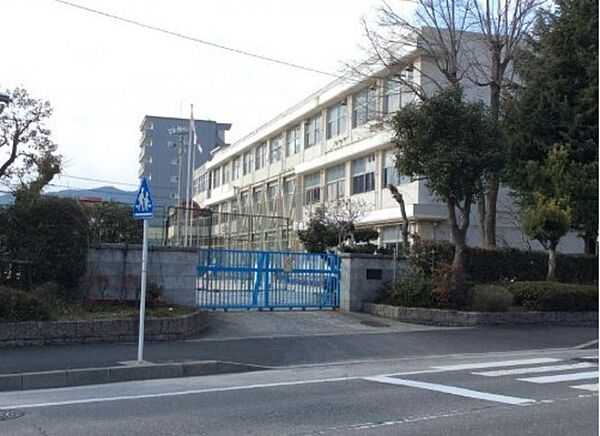 画像21:小学校「広島市立天満小学校まで632ｍ」