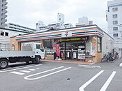 コンビニ「セブンイレブン広島三篠3丁目店まで121ｍ」
