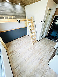 ワンピース 2階1Kのリビング/ダイニング