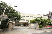 役所「広島県庁まで2470ｍ」