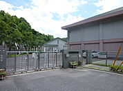中学校「広島市立早稲田中学校まで1515ｍ」