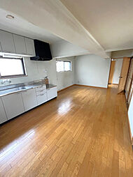 戸井ビル 2階3LDKのリビング/ダイニング