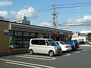 コンビニ「セブンイレブンまで680ｍ」いくた内科