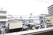 ※写真は別号室です
