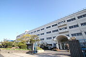 中学校「広島市立落合中学校まで1634ｍ」