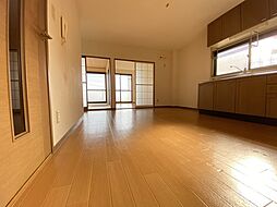 ハイカムール西 1階3LDKのリビング/ダイニング