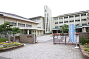 中学校「広島市立城山北中学校まで1104ｍ」