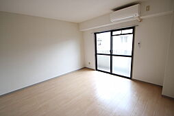 プーテゥジュール4番館 2階1DKのリビング/ダイニング