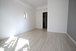 ＴＲＥＥ　ＴＥＲＲＡＣＥ　平和公園 5階1Kのリビング/ダイニング