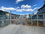小学校「海田町立海田東小学校まで321ｍ」