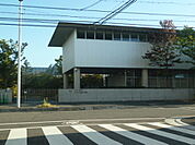 小学校「私立鶴学園なぎさ公園小学校まで835ｍ」
