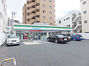 コンビニ「ファミリーマート三篠町三丁目店まで187ｍ」