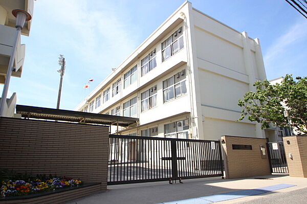 画像23:小学校「広島市立川内小学校まで994ｍ」