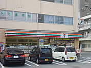 コンビニ「セブンイレブン広島横川新橋西店まで215ｍ」