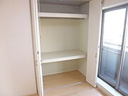 ※掲載写真は同マンション別部屋参考写真となります。