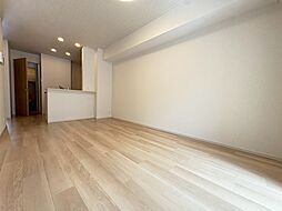 ファミリアメゾン　III 1階1LDKのリビング/ダイニング