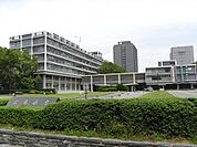 役所「広島県庁まで2312ｍ」