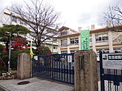 小学校「広島市立仁保小学校まで568ｍ」