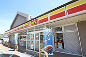 コンビニ「デイリーヤマザキ広島川内店まで272ｍ」