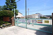 小学校「広島市立古市小学校まで688ｍ」