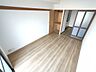 リビング/ダイニング：※別部屋の写真です