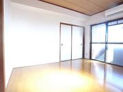 ※掲載写真は同マンション別部屋参考写真となります。