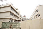 中学校「広島市立幟町中学校まで1874ｍ」