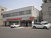 コンビニ「ローソン広島寺町店まで112ｍ」
