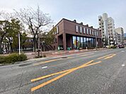 図書館「呉市中央図書館まで764ｍ」