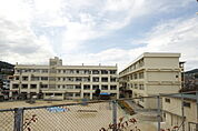 小学校「広島市立安小学校まで690ｍ」