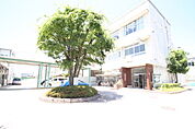 中学校「広島市立大州中学校まで1215ｍ」