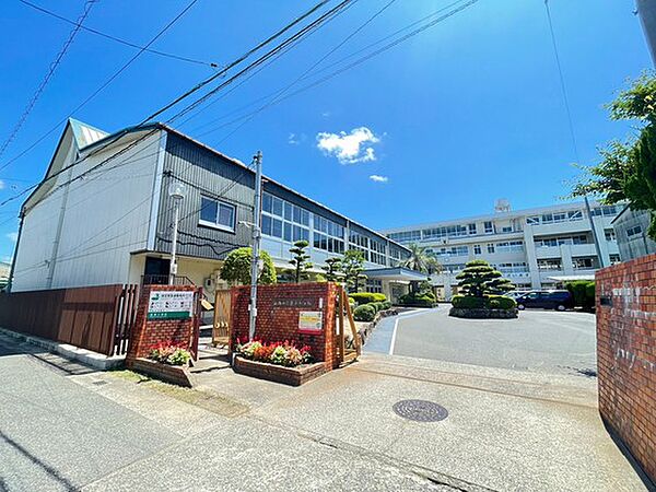 画像17:小学校「広島市立長束小学校まで801ｍ」