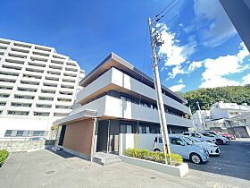 広島県広島市東区牛田新町1丁目（賃貸アパート2LDK・1階・67.41㎡） その1