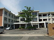 小学校「広島市立長束西小学校まで621ｍ」