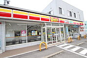 コンビニ「デイリーヤマザキ広島梅林店まで38ｍ」