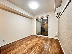 アートハウス 1階ワンルームのリビング/ダイニング