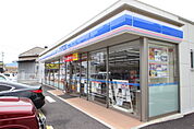 コンビニ「ローソン広島八木五丁目店まで332ｍ」