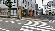 コンビニ「セブンイレブン広島家庭裁判所前店まで198ｍ」
