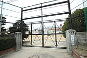 小学校「広島市立八幡小学校まで443ｍ」