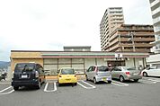 コンビニ「セブンイレブン広島五日市新宮苑店まで445ｍ」
