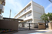 小学校「広島市立川内小学校まで904ｍ」