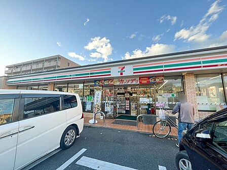 セブンイレブン 八王子陵南店迄240m