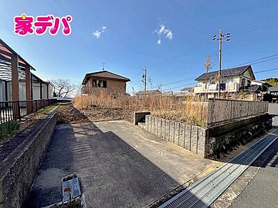 外観：角地の敷地広々77坪！  東陵中学校まで徒歩8分  東田本線「赤岩口」駅まで徒歩14分