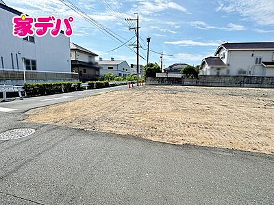 外観：【3号地】建築条件なしの更地引渡しです。現地見学実施中！お気軽に「家デパ」へお問い合わせ下さい。