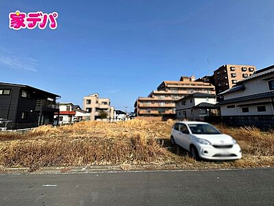 外観：【2号地】建築条件なしの更地引渡しです。現地見学実施中！お気軽に「家デパ」へお問い合わせ下さい。